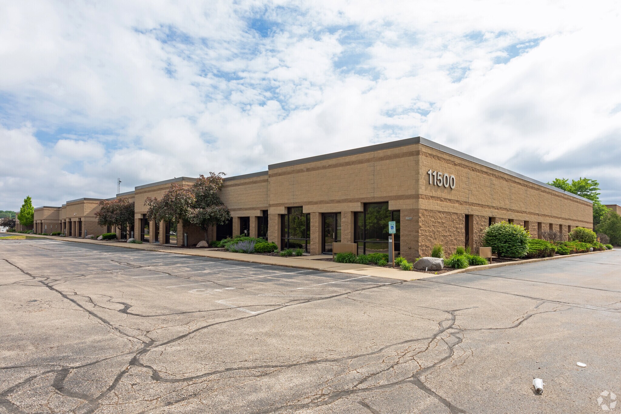 11548 W Theodore Trecker Way, Milwaukee, WI à louer Photo principale- Image 1 de 9