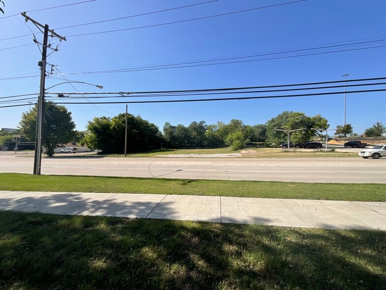 3100-3122 Samuell Blvd, Dallas, TX for sale - Building Photo - Image 3 of 5