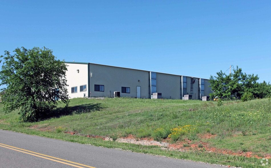 6333 Boucher Dr, Edmond, OK à vendre - Photo du bâtiment - Image 3 de 3