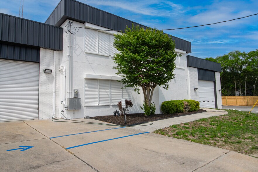 2 Racetrack Rd NE, Fort Walton Beach, FL à vendre - Photo du bâtiment - Image 3 de 4