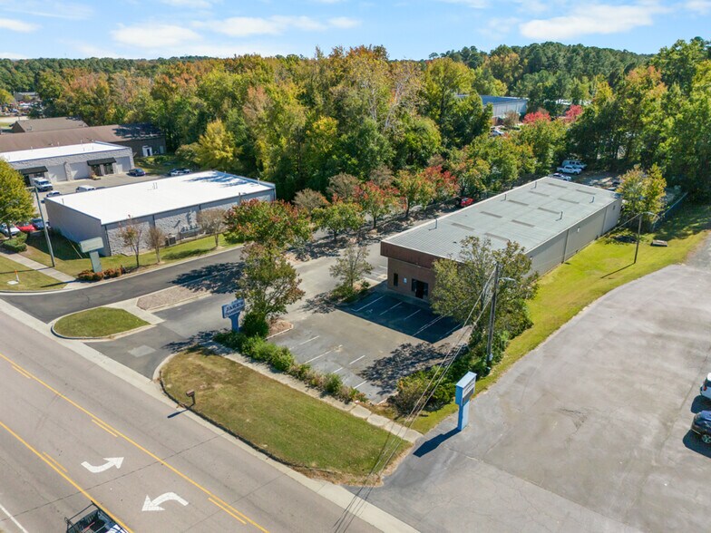 4533 Hillsborough Rd, Durham, NC à louer - Photo du bâtiment - Image 3 de 38