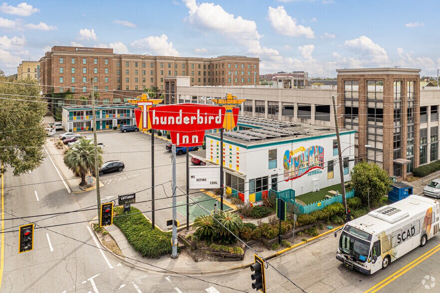 611 W Oglethorpe Ave, Savannah, GA à vendre - Photo du bâtiment - Image 1 de 22