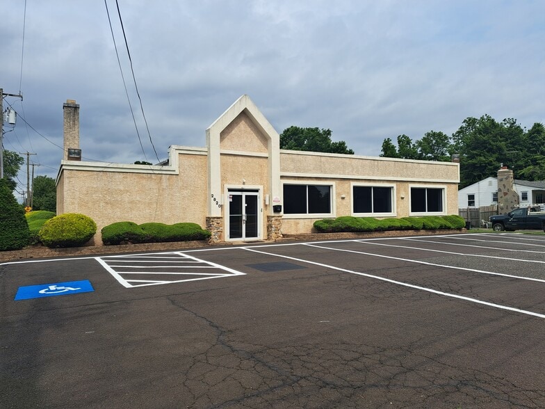 2820 Old Lincoln Hwy, Trevose, PA for sale - Building Photo - Image 3 of 27