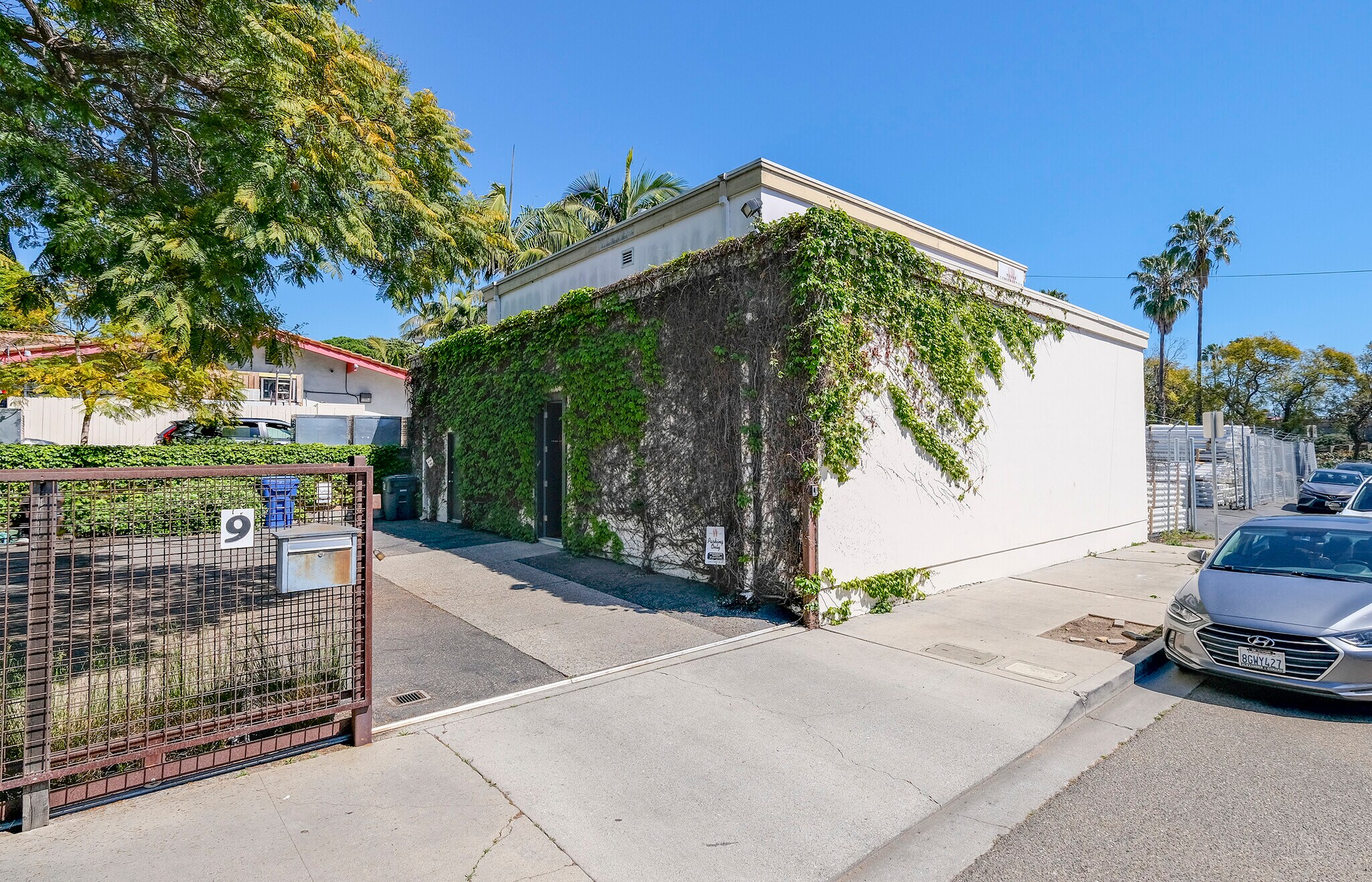 9 Ashley Ave, Santa Barbara, CA for lease Primary Photo- Image 1 of 8