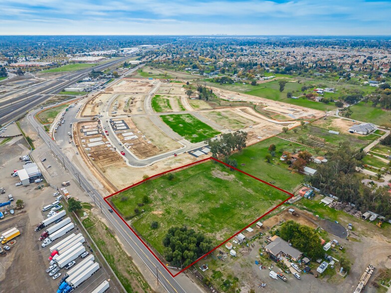 8111 Antelope North Rd, Antelope, CA à vendre - Photo principale - Image 1 de 4