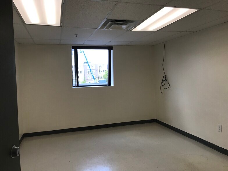 24 Denby Rd, Allston, MA à louer - Photo du bâtiment - Image 3 de 18