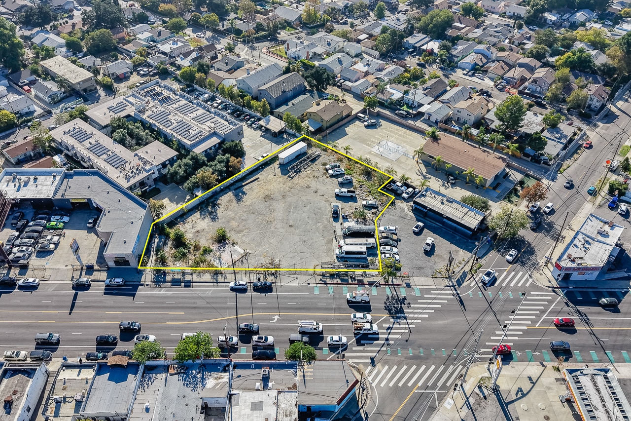 7636 Foothill Blvd, Tujunga, CA for lease Building Photo- Image 1 of 13