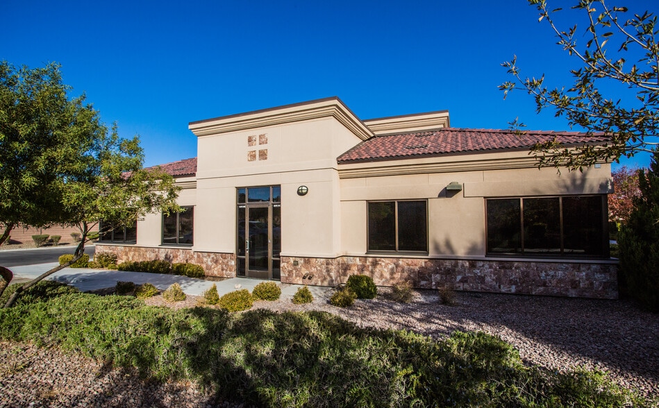 1587 E Windmill Ln, Las Vegas, NV for lease - Building Photo - Image 3 of 30