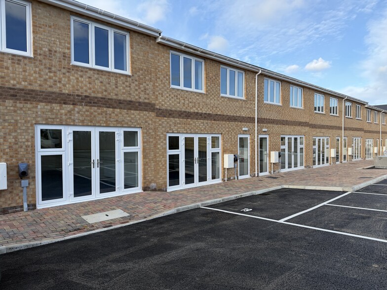 Station Hl, Chudleigh for lease - Building Photo - Image 3 of 3