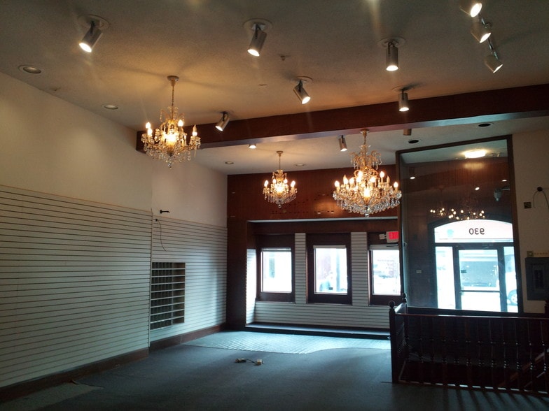 930 Hennepin Ave, Minneapolis, MN à vendre - Hall d’entrée - Image 2 de 6