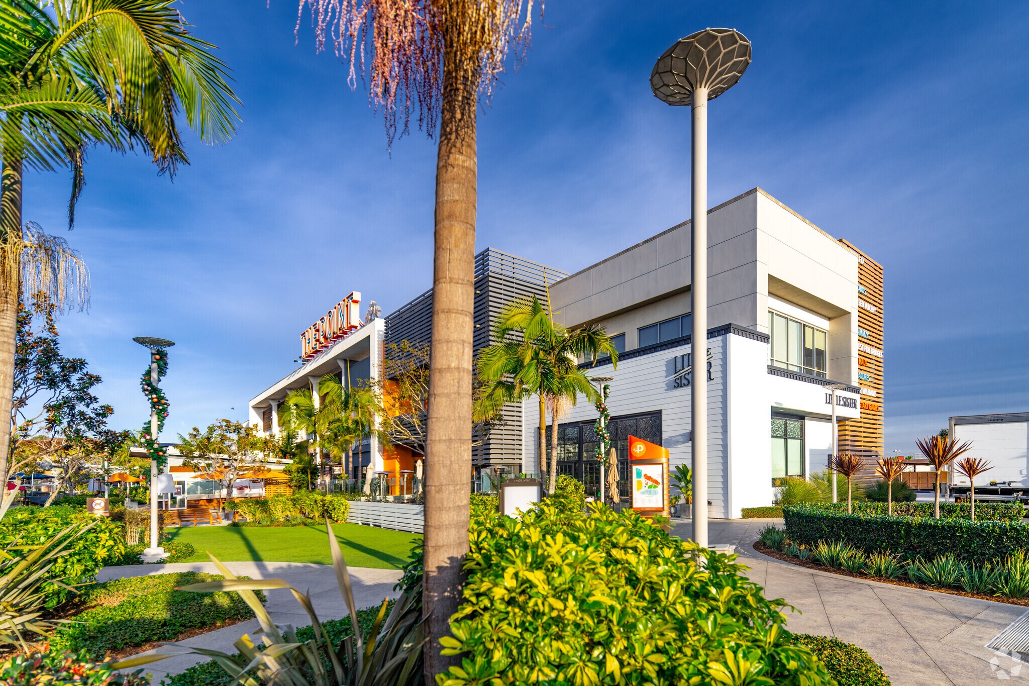 830 S Pacific Coast Hwy, El Segundo, CA à louer Photo principale- Image 1 de 10