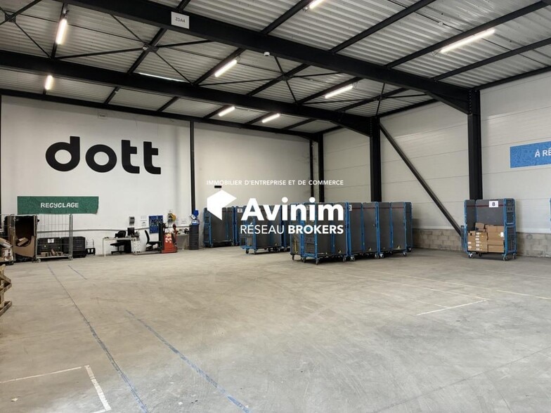 Industrial in Marseille for lease - Interior Photo - Image 2 of 12