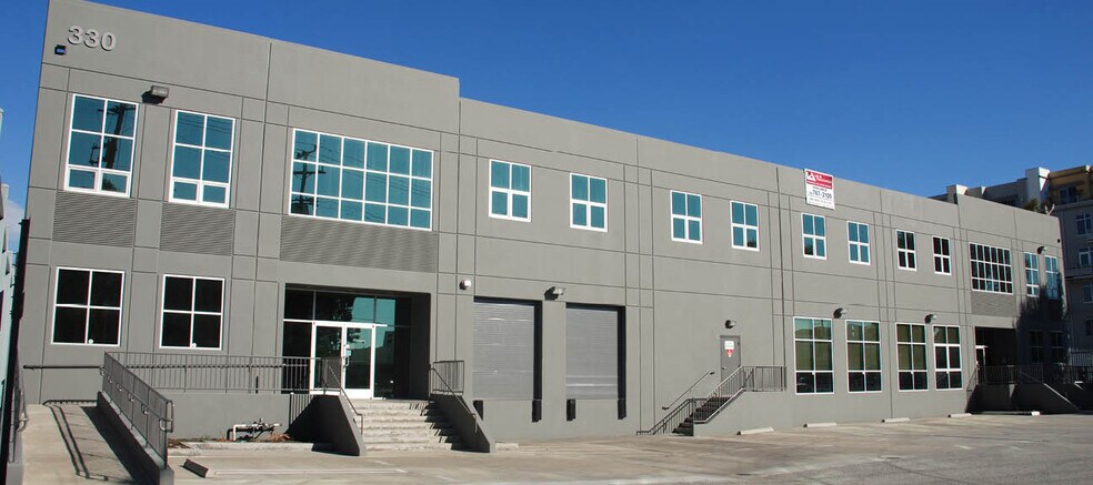 330 S Alameda St, Los Angeles, CA à louer - Photo du bâtiment - Image 1 de 15