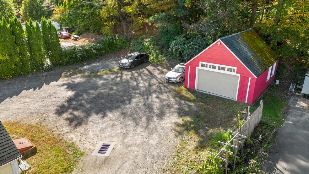 433 Main St, New Hartford, CT à vendre - Photo du bâtiment - Image 2 de 15