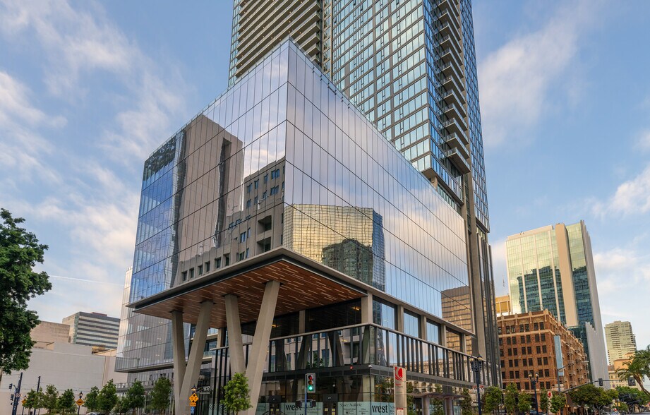 1011 Union St, San Diego, CA à louer - Photo du bâtiment - Image 2 de 11