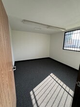 9302-9308 Narnia Dr, Riverside, CA for lease Interior Photo- Image 2 of 6