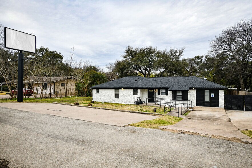 11802 N IH-35, Austin, TX à vendre - Photo du bâtiment - Image 2 de 24