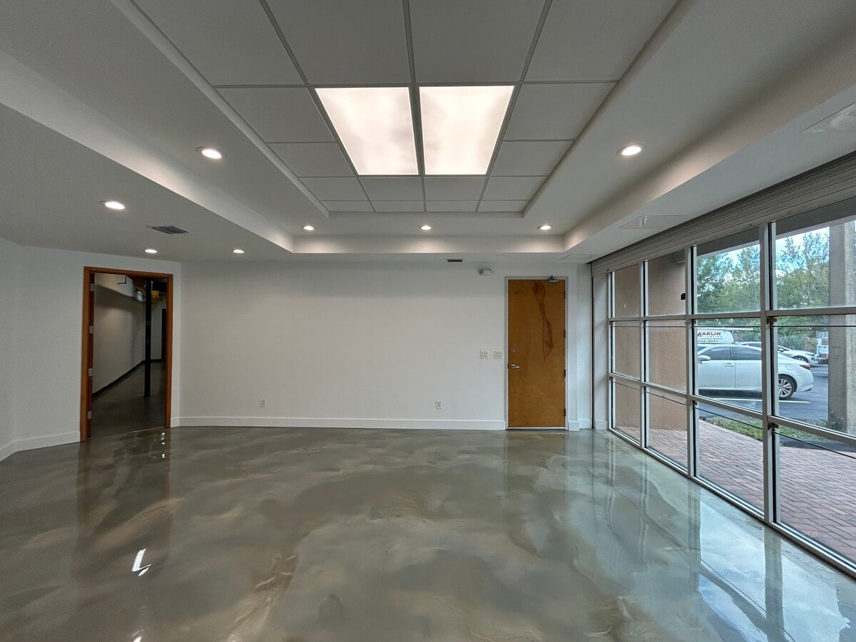 20101-20161 NE 16th Pl, Miami, FL 33179 - Unit 20157 -  - Interior Photo - Image 2 of 10
