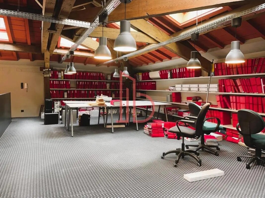 Office in Bordeaux for sale Interior Photo- Image 1 of 4