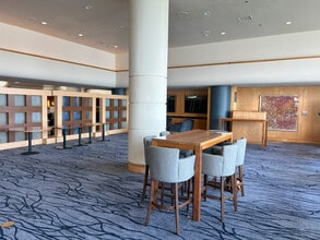 999 Canada Pl, Vancouver, BC à louer Photo intérieure- Image 2 de 7