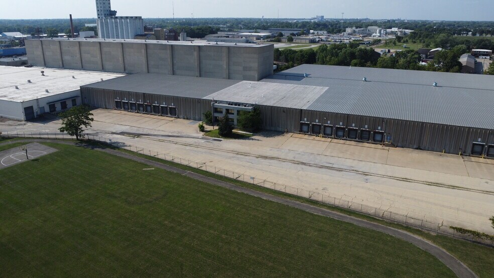 1551 E Willow St, Kankakee, IL à louer - Photo du bâtiment - Image 2 de 16