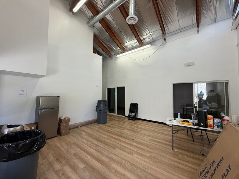 1523 26th St, Santa Monica, CA à louer - Photo du bâtiment - Image 3 de 4