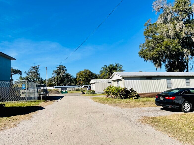 114 Little Pepper Ln, Seffner, FL for sale - Building Photo - Image 2 of 15
