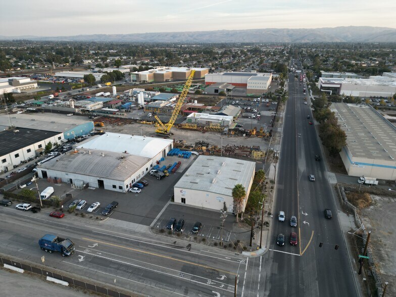 6803-6815 Central Ave, Newark, CA à louer - Photo du bâtiment - Image 3 de 10