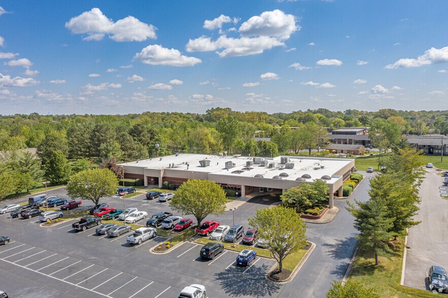 141 Hillcrest Dr, Clarksville, TN for lease - Building Photo - Image 2 of 7