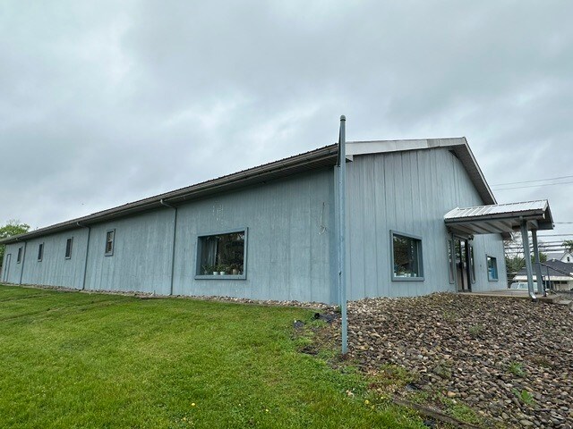 100 E 8th St, Milton, PA à louer - Photo du bâtiment - Image 3 de 7