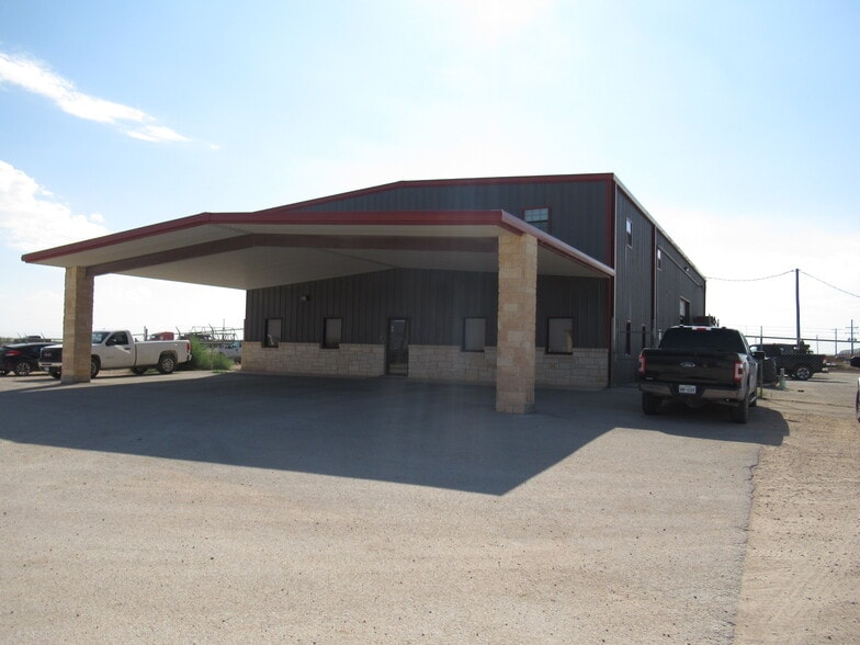 3007 North CR-1108, Midland, TX for lease - Building Photo - Image 2 of 8