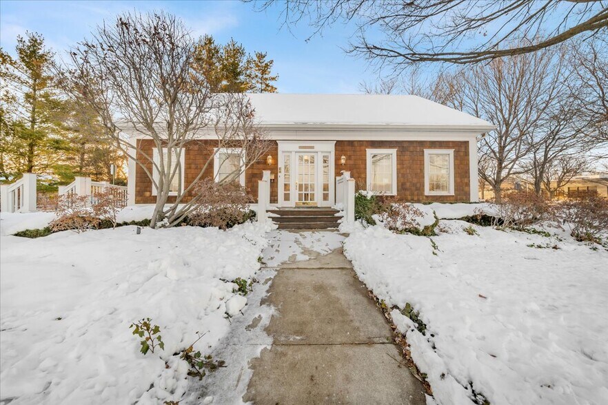 907 W 14 Mile Rd, Clawson, MI à vendre - Photo principale - Image 1 de 34