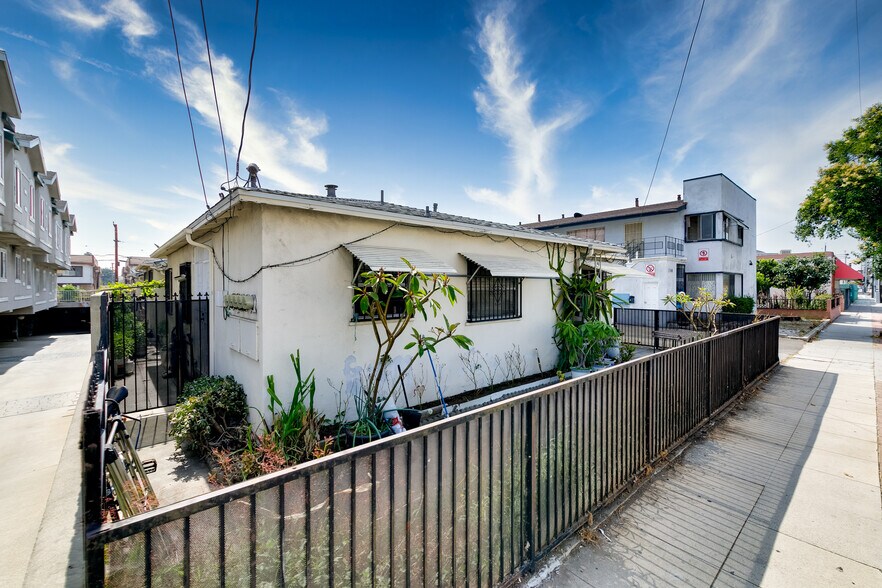 1544 S New Ave, San Gabriel, CA à vendre - Photo du bâtiment - Image 2 de 13