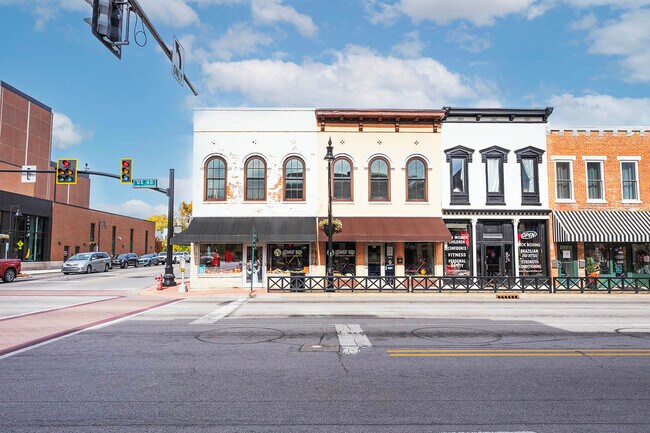Plus de détails pour 126 W Main St, Plainfield, IN - Commerce de détail à vendre