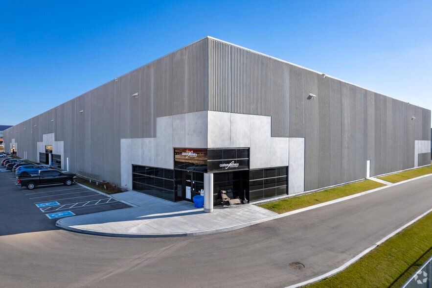 980 Thornton Rd S, Oshawa, ON for lease - Primary Photo - Image 1 of 5