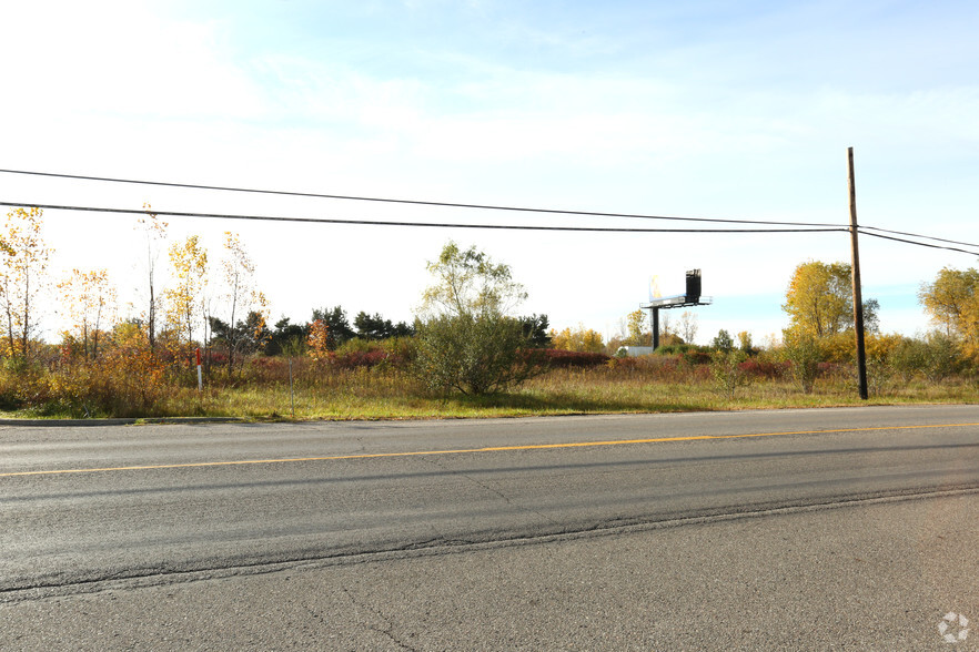 Lapeer Rd, Davison, MI à vendre - Photo du bâtiment - Image 2 de 2