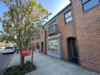 Plus de détails pour 1495 NE Village St, Fairview, OR - Vente au détail à vendre