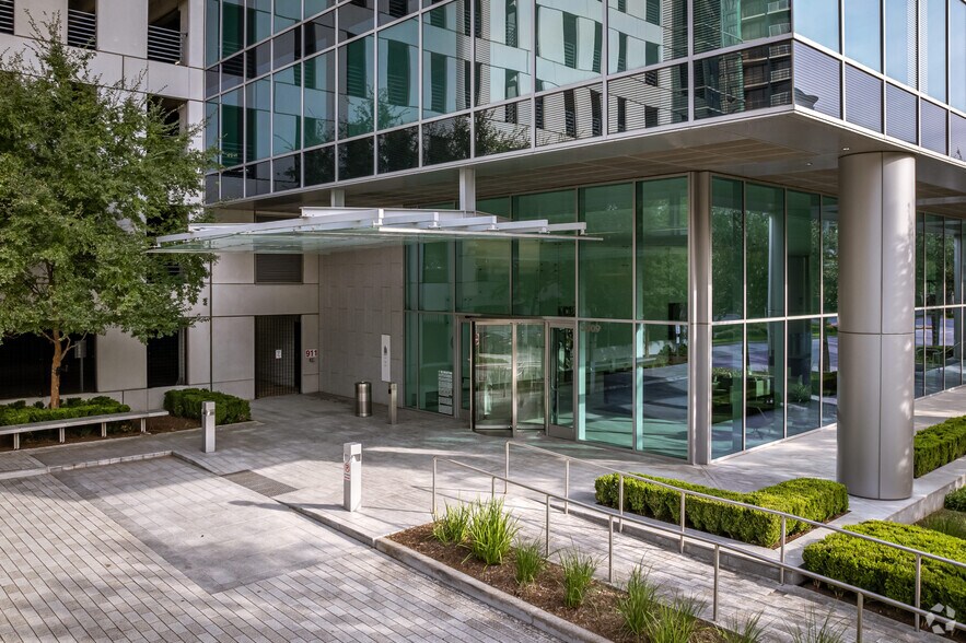 3009 Post Oak Blvd, Houston, TX à louer - Photo du bâtiment - Image 3 de 4