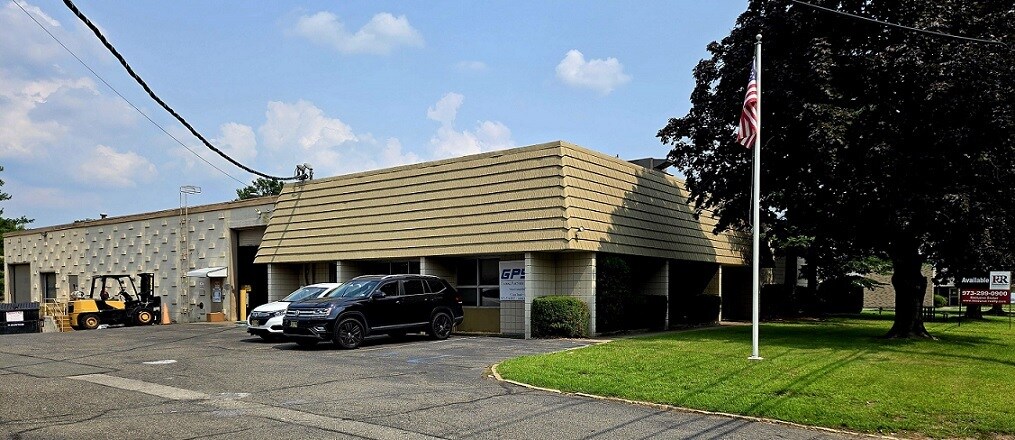 5 Just Rd, Fairfield, NJ for lease Building Photo- Image 1 of 3