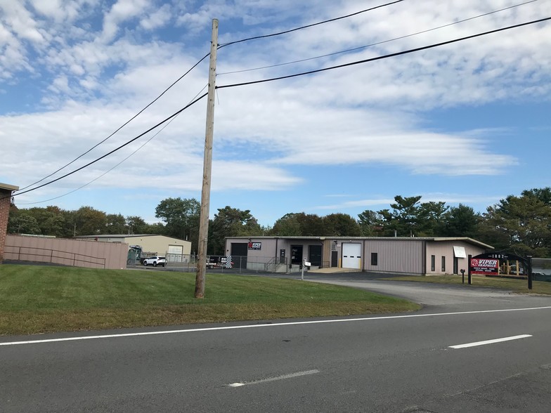 1882 Fall River Ave, Seekonk, MA à louer - Photo du bâtiment - Image 2 de 4