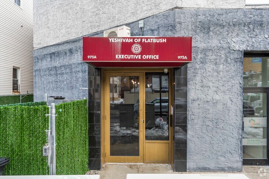 975A E 13th St, Brooklyn, NY for lease - Building Photo - Image 3 of 7