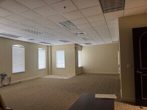 825 Ballough Rd, Daytona Beach, FL à louer Photo intérieure- Image 2 de 7