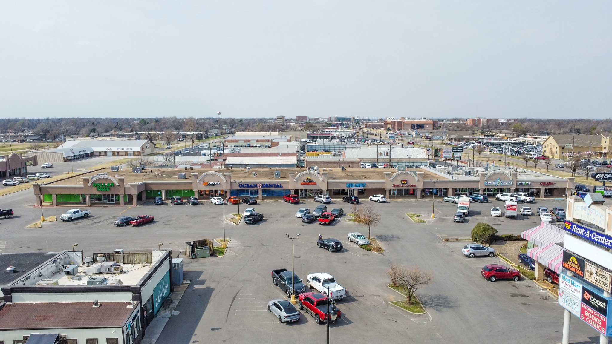 3907-3939 NW MacArthur Blvd, Oklahoma City, OK for lease Building Photo- Image 1 of 3