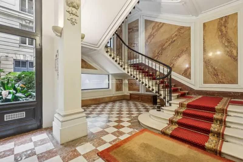 60 Rue Pierre Charron, Paris for lease - Lobby - Image 3 of 5