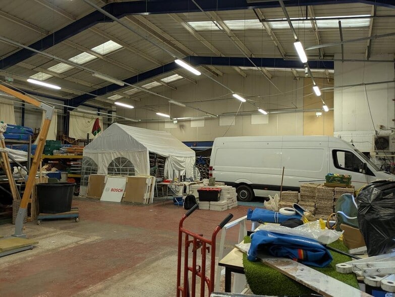 Walnut Tree Clos, Guildford for lease - Building Photo - Image 2 of 5