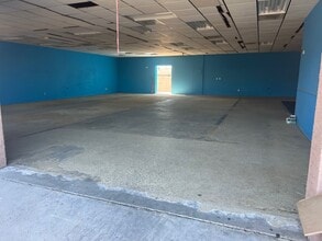 14620 N Cave Creek Rd, Phoenix, AZ for lease Interior Photo- Image 2 of 6