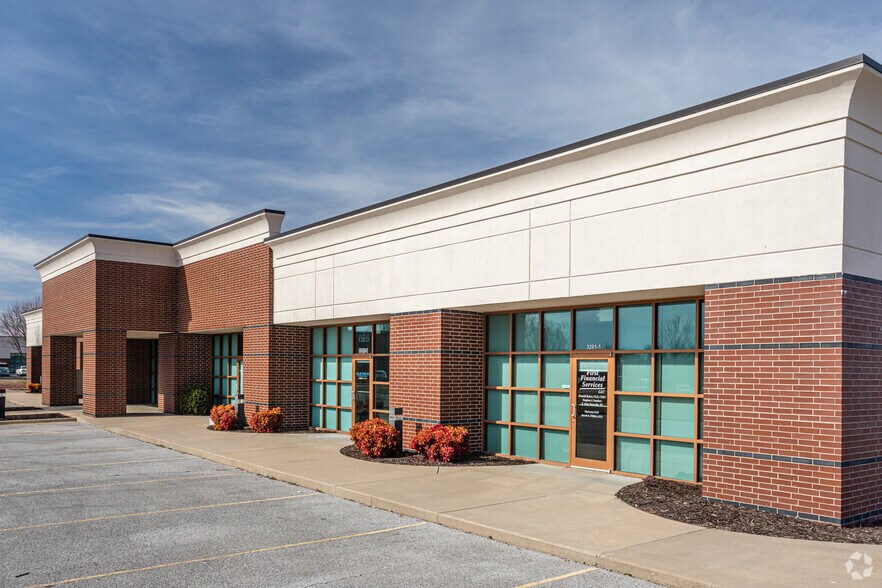 3201 SW Regency Pky, Bentonville, AR for lease - Building Photo - Image 2 of 6