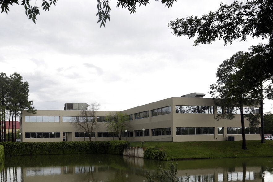 14015 Park Dr, Tomball, TX à vendre - Photo du bâtiment - Image 2 de 3
