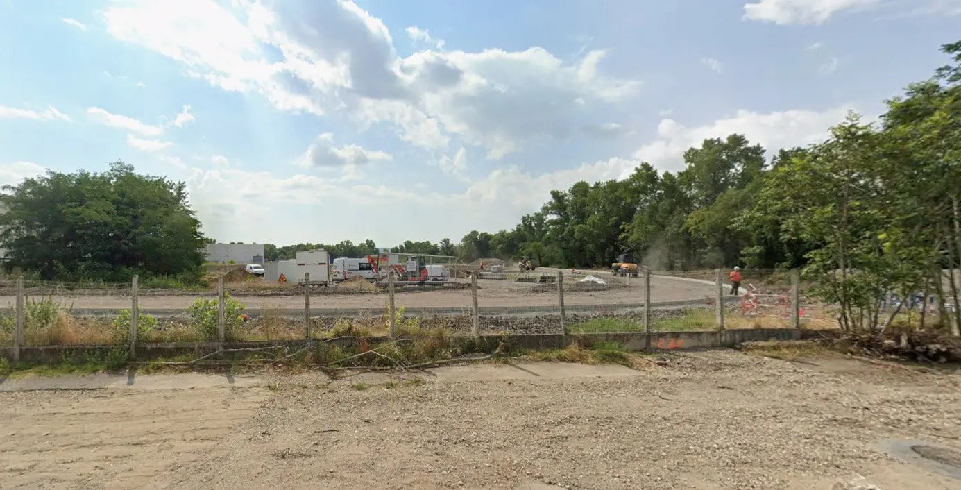 Land in Grigny for sale Construction Photo- Image 1 of 3