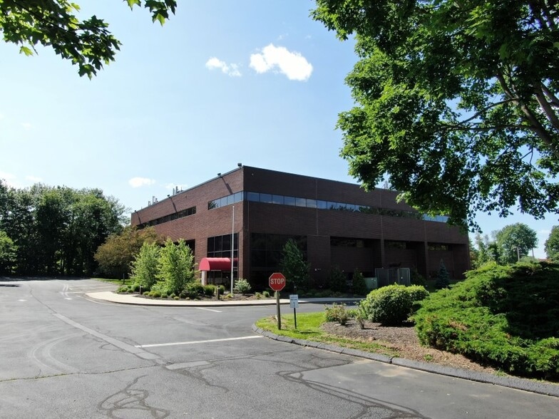 599 Research Pky, Meriden, CT for sale - Building Photo - Image 2 of 27